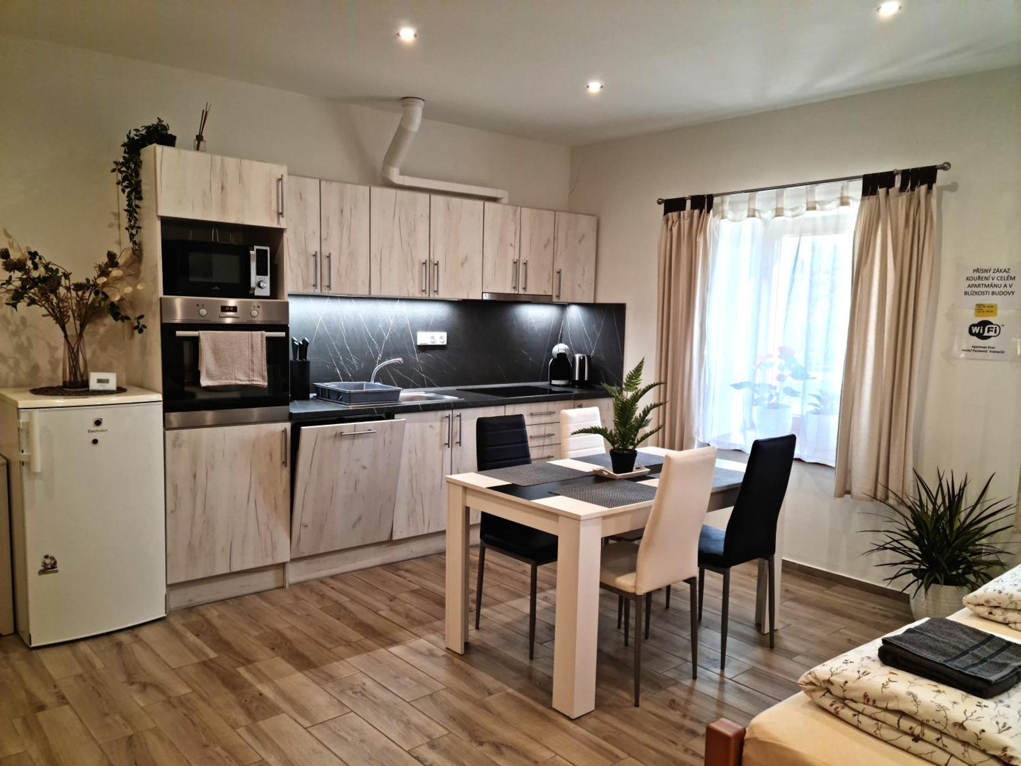 Apartmany Zirec Dvůr Králové nad Labem Exteriör bild