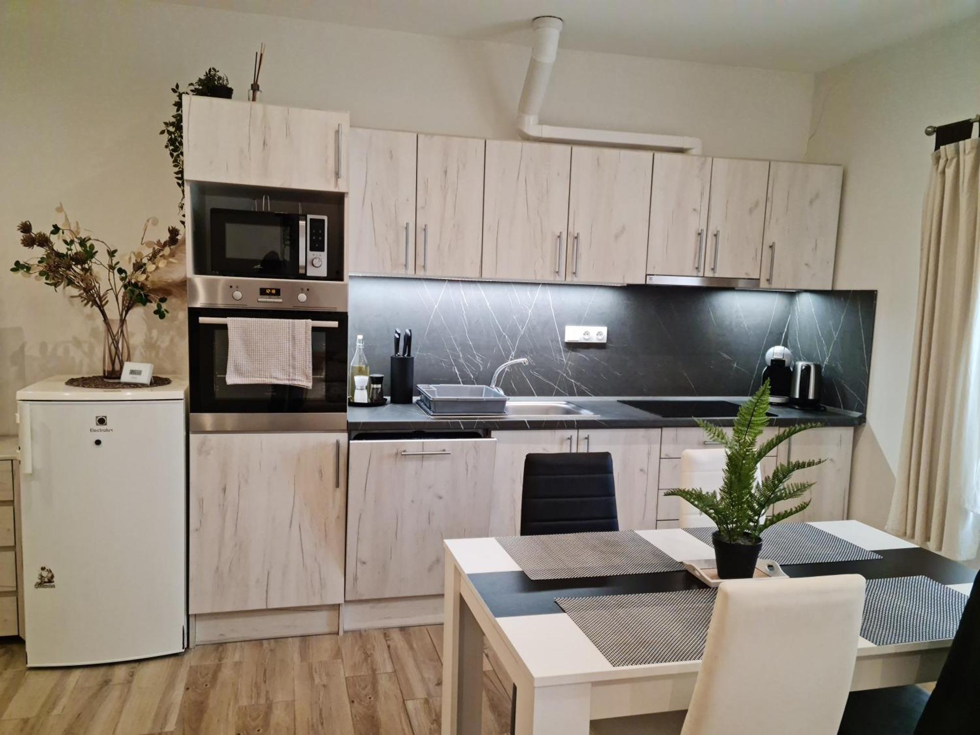 Apartmany Zirec Dvůr Králové nad Labem Exteriör bild